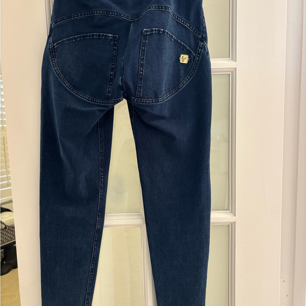 Freddys High-Waisted Dark Blue Skinny Jeans 💙💙 - Picture 2 of 5